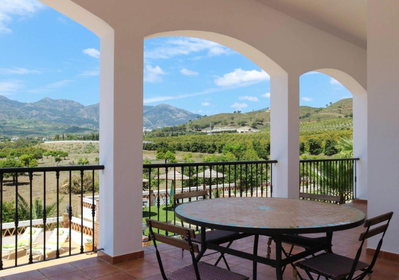 Spacious Villa With Exceptional Views In Malaga Касарабонела Экстерьер фото