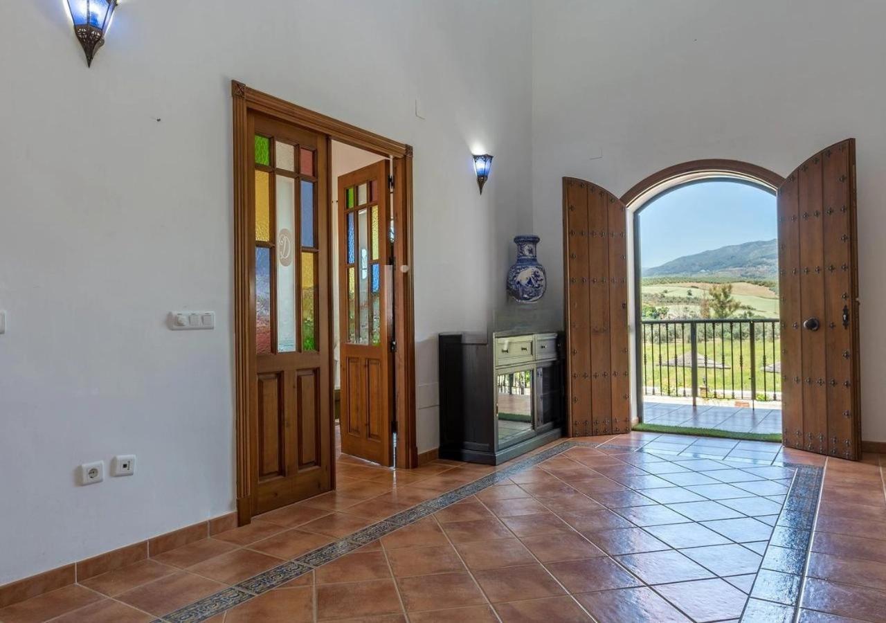 Spacious Villa With Exceptional Views In Malaga Касарабонела Экстерьер фото
